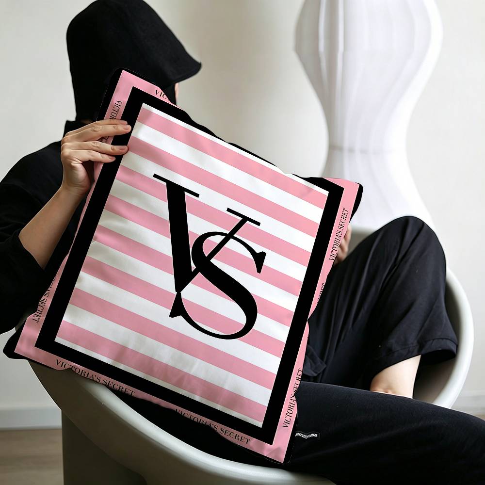 Classic Logo V-VictoriaS S-Sec - огляд і ціна Home Fragrance Victoria Secret